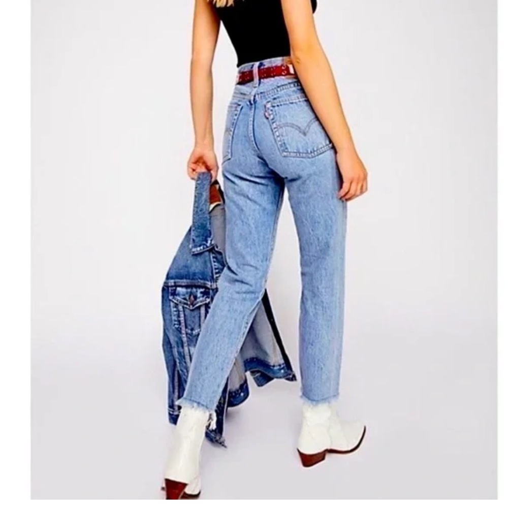 LEVI’S wedgie jean